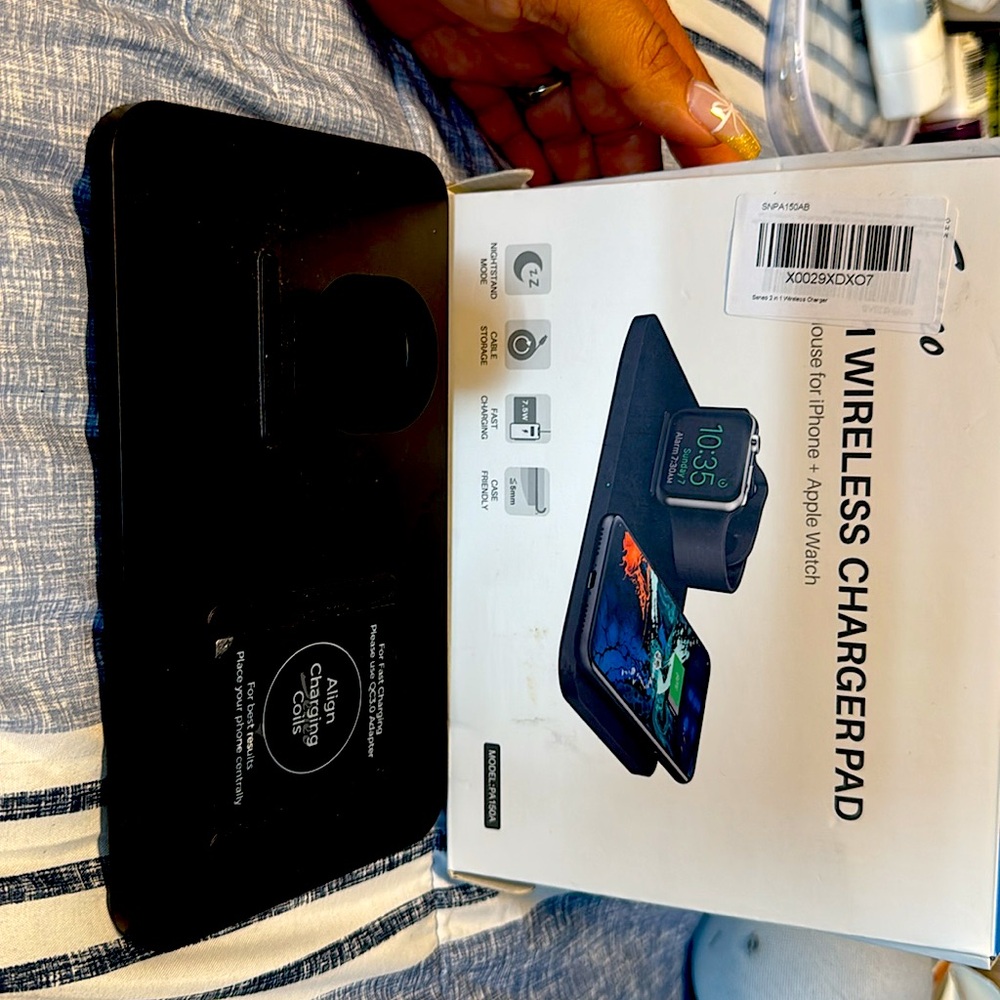 CLEARANCE❣️ WIRELESS CHARGER STATION